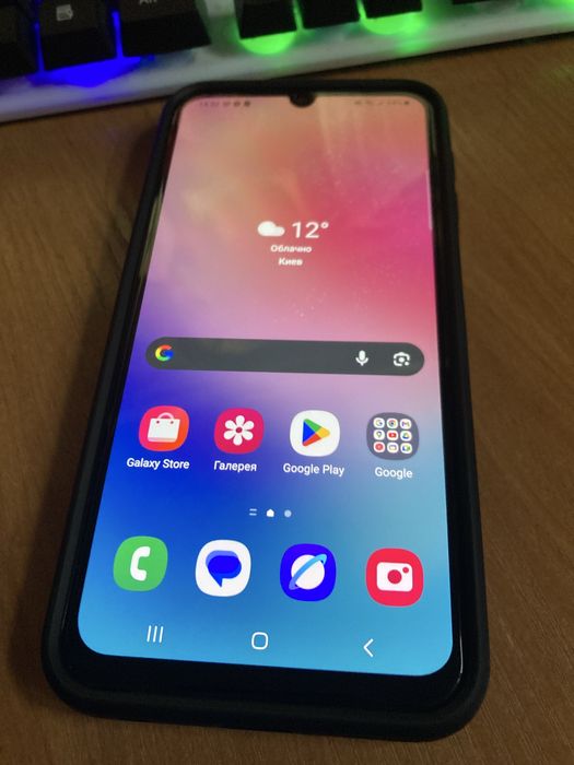 Самсунг А24 как новый продаю с чехлом