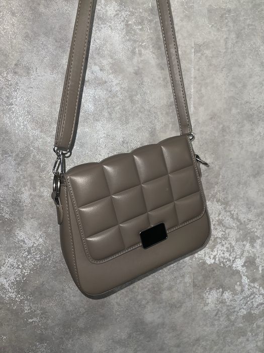 Продам сумку гарного кольору