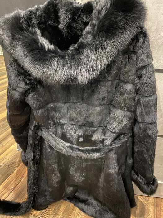 Продам шубу з кролика