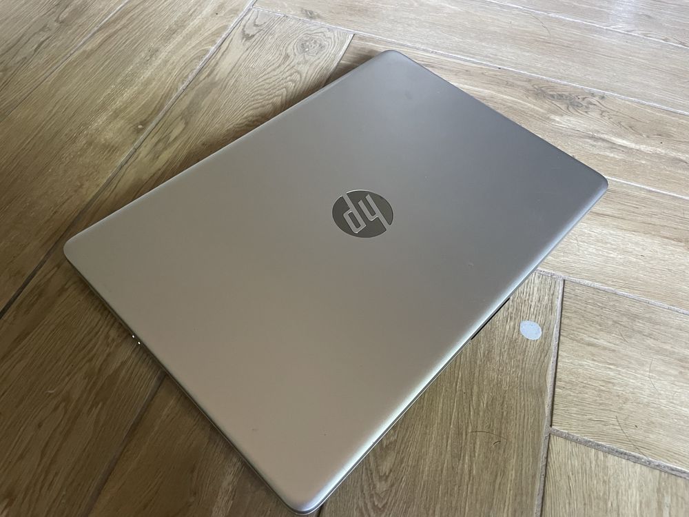 Laptop HP i5-1035G1  / 256 GB  / 14 cali / 8 gb ram / AMD Radeon