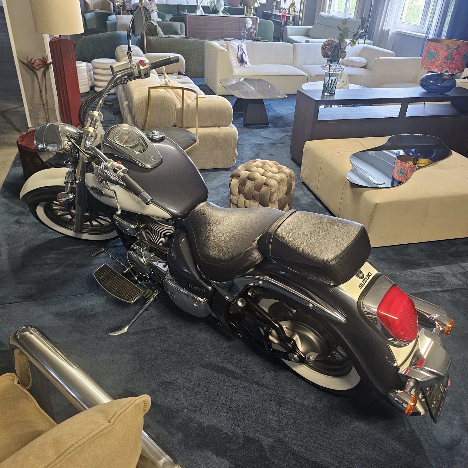 Suzuki C800 z 2012r. Przebieg 35 tyś km.  Bardzo ładny egzemplarz