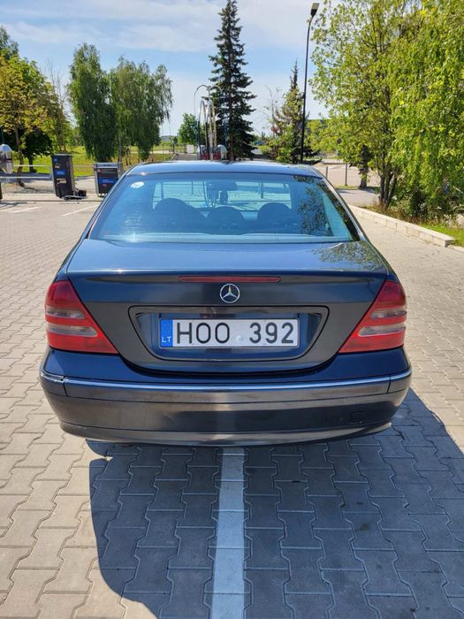 Розбірка Mercedes-Benz W203 2.2 CDI OM646 Синій колір