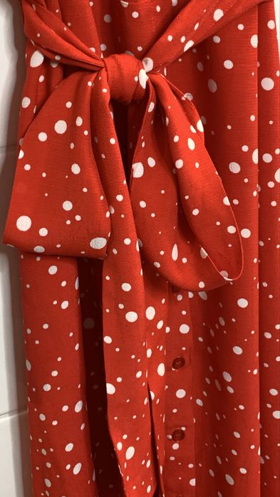 Przepiękna sukienka z wiskozy boska red M Sosandar midi