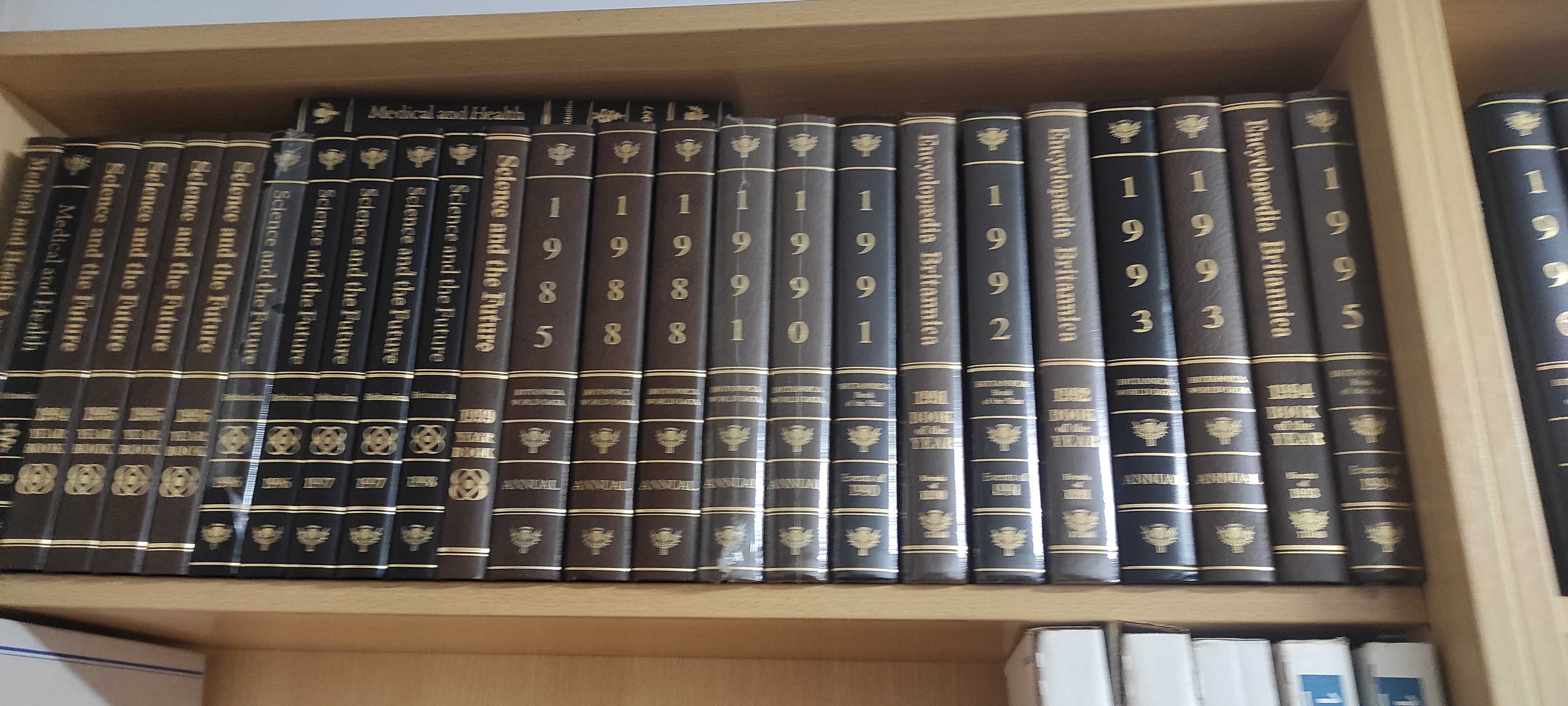 Encyclopaedia Britannica e Encyclopaedia Universalis ( actualizações)