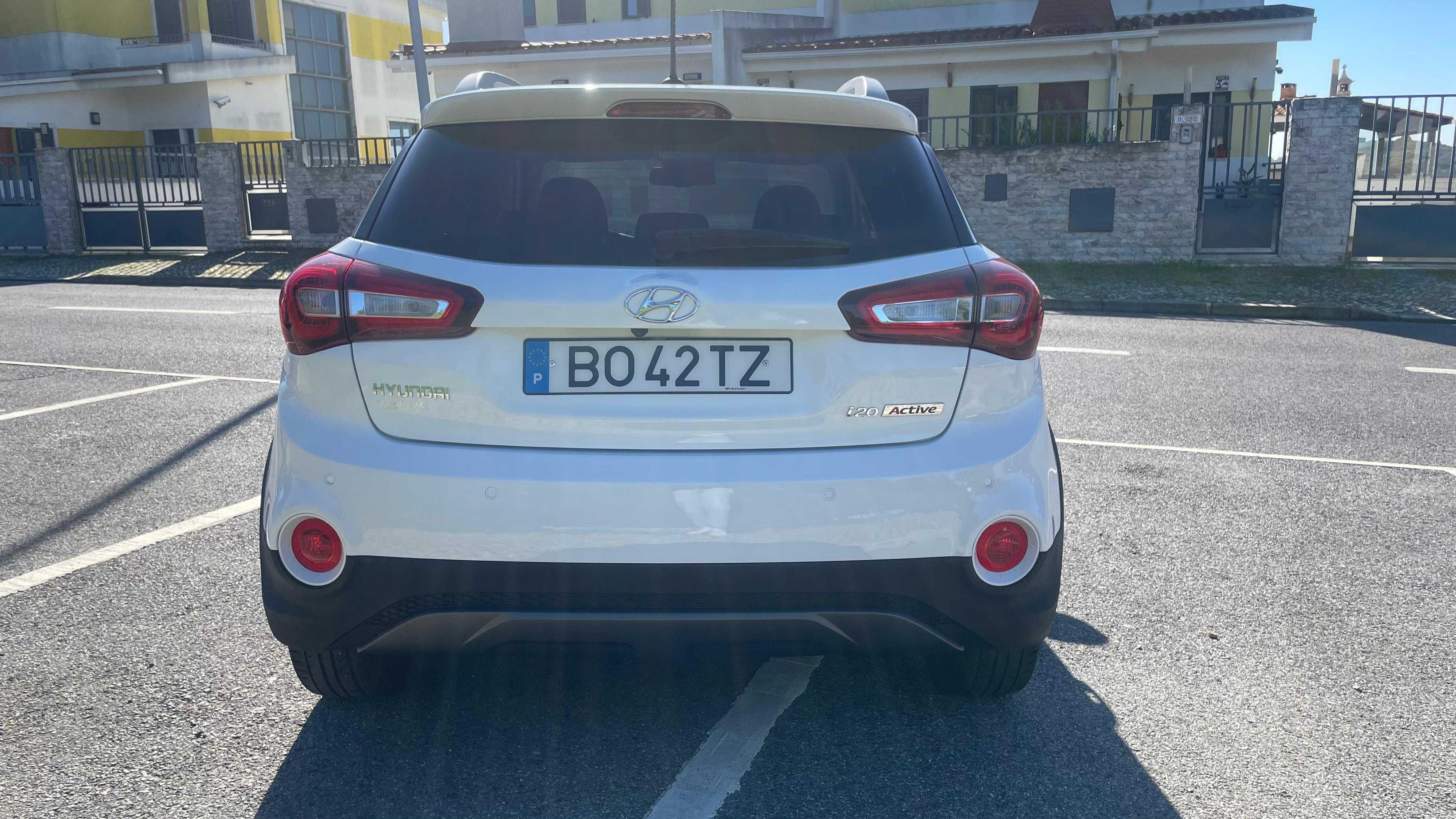 Hyundai i20 1.0 100cv - Caixa Automática -