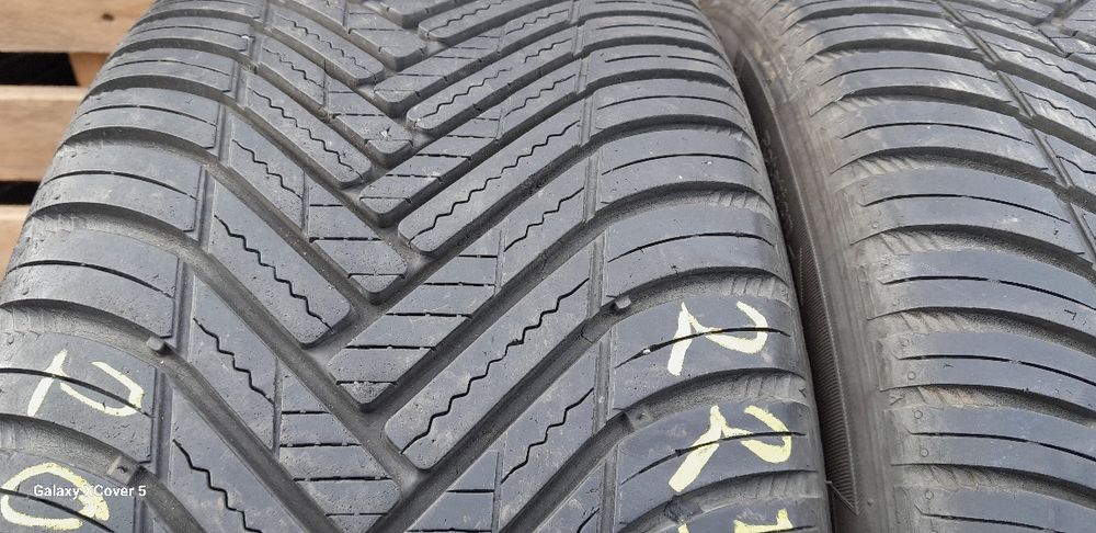 Opony Wielosezonowe 225÷45÷18÷.HANKOOK.250 zł szt.Adres-ZALESIANY 33 A