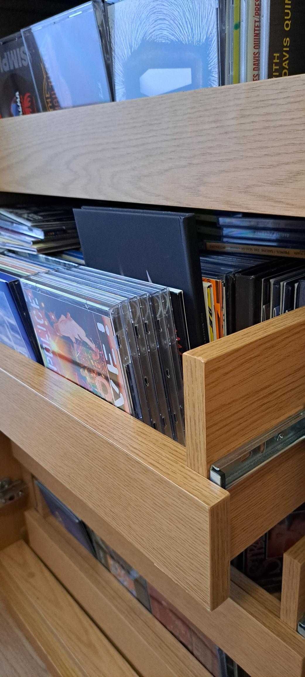 Móvel com capacidade para 2000 CDs [ajudo na montagem]