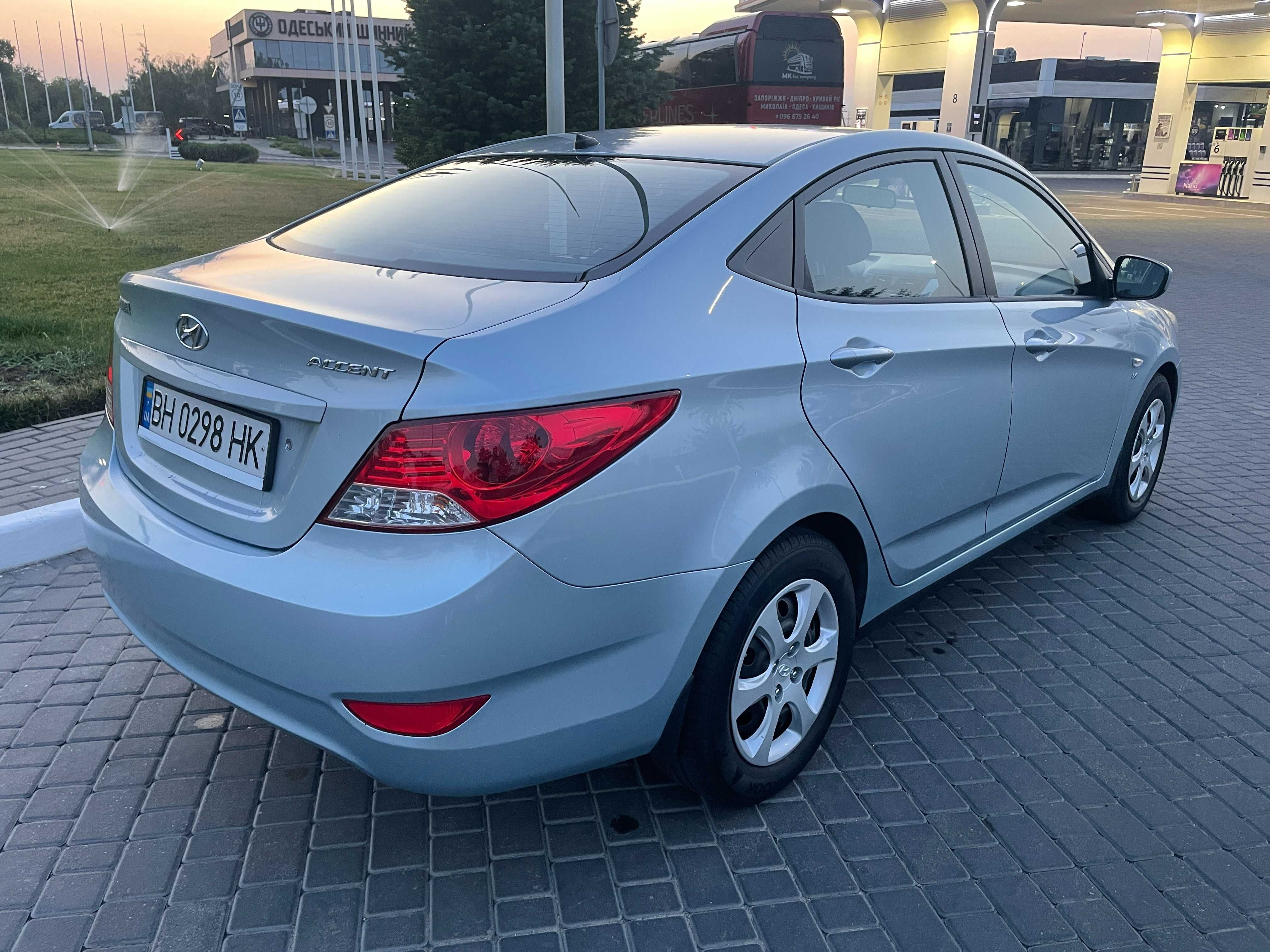 Hyundai Accent 2011 1.6 л