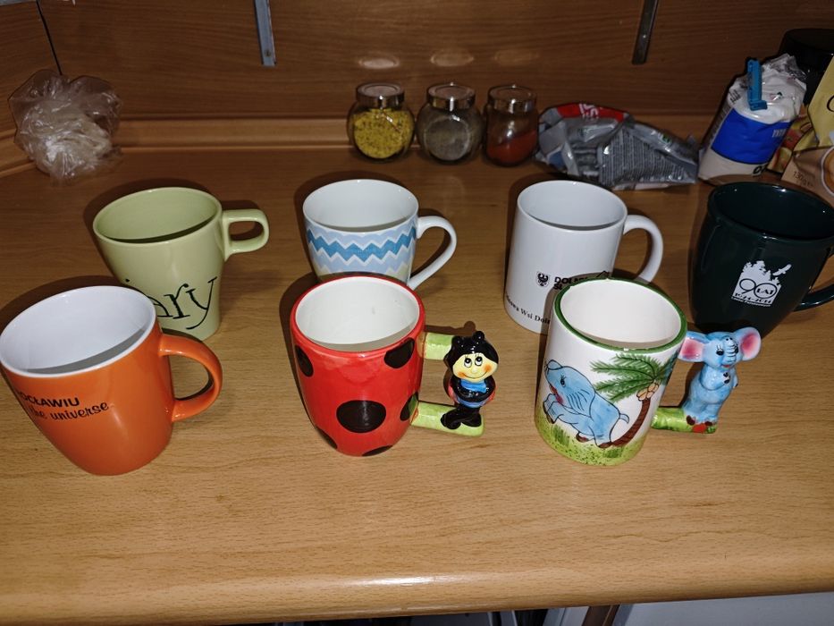 Zestaw 7 stylowych kubków dziecięcych ręcznie malowane