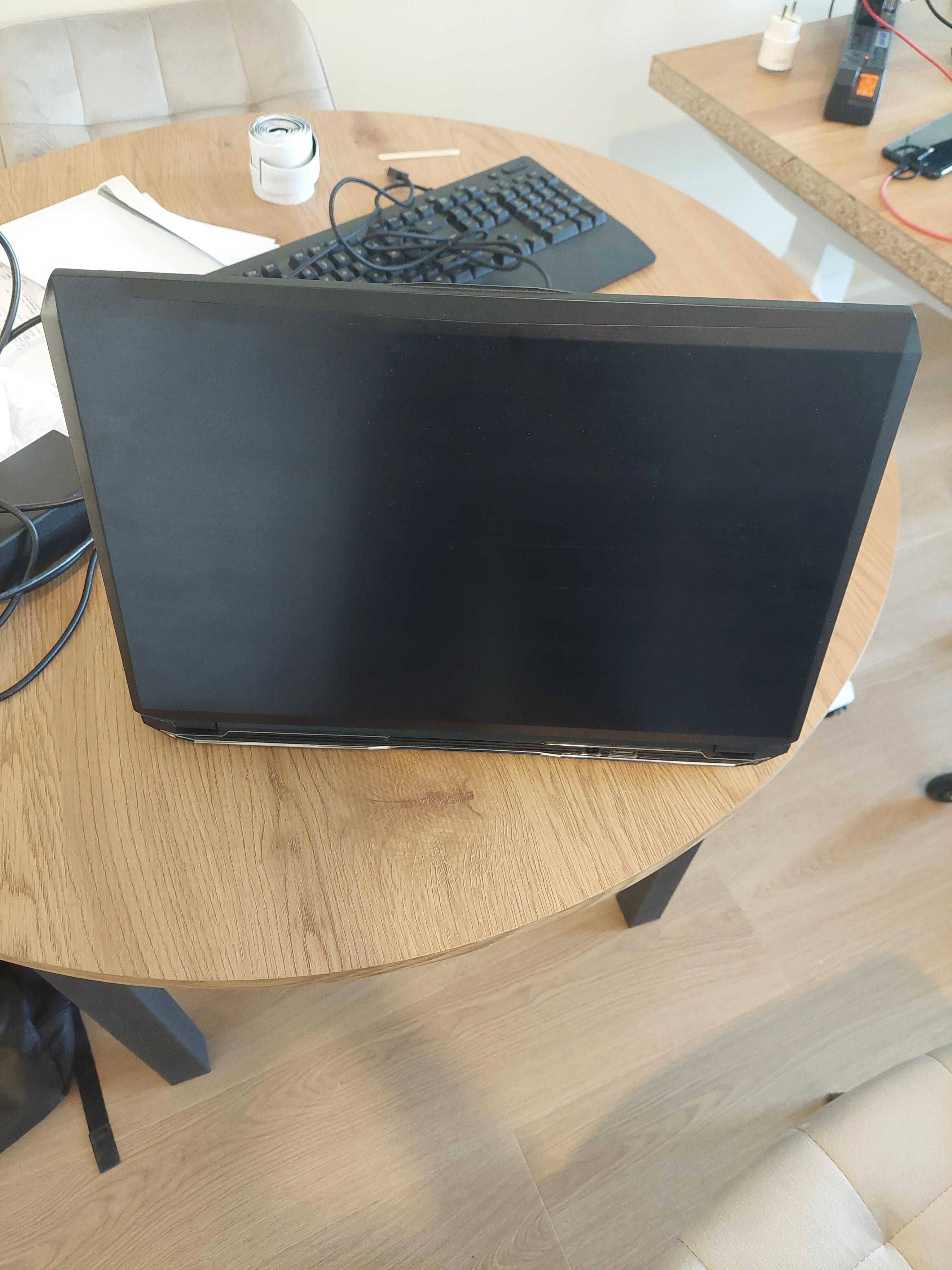 Clevo P670RG 17.3" - i7-6700HQ, GTX 980M 8GB, 32GB RAM, 512 GB SSD