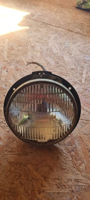 Lampa Reflektor samochodowy Rosyjski Gaz UAZ Ził Wołga