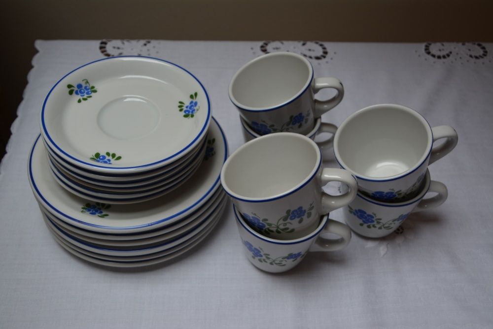 Retro serwis do kawy z motywem kwiatowym