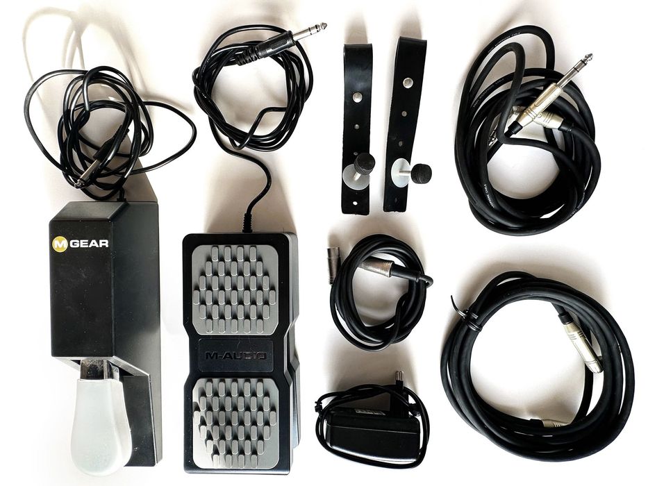 M-Audio Keystation 88 MK3 + Suporte + 2 Pedais