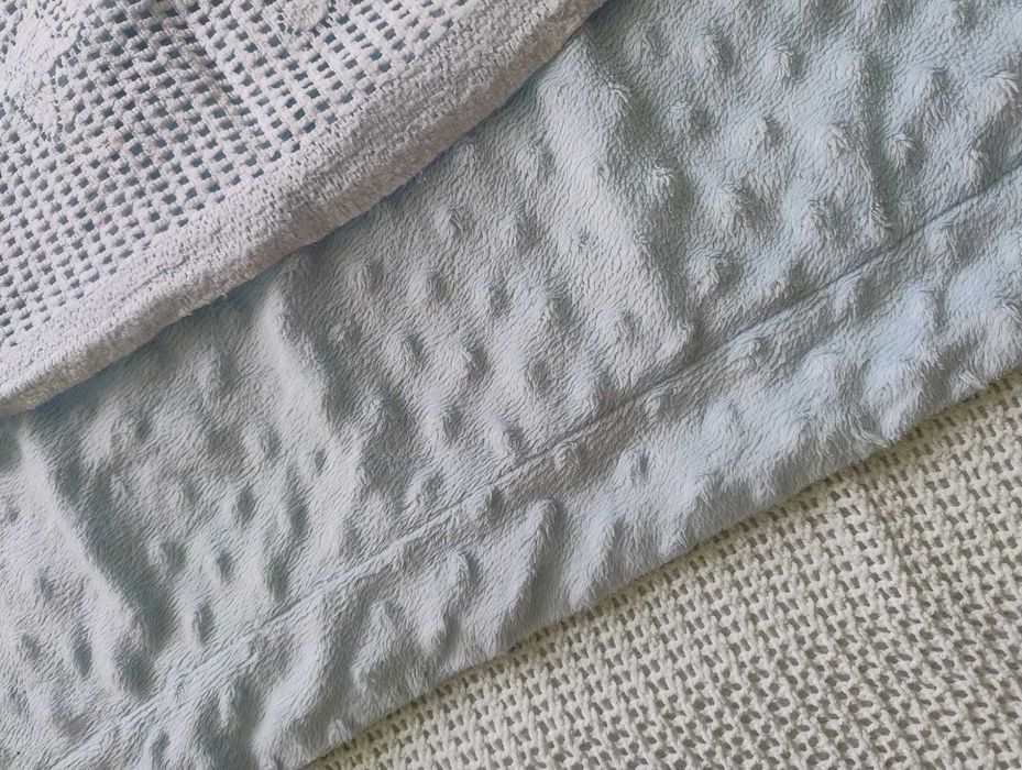 Zestaw 3 niebieskich kocy dla maluszka