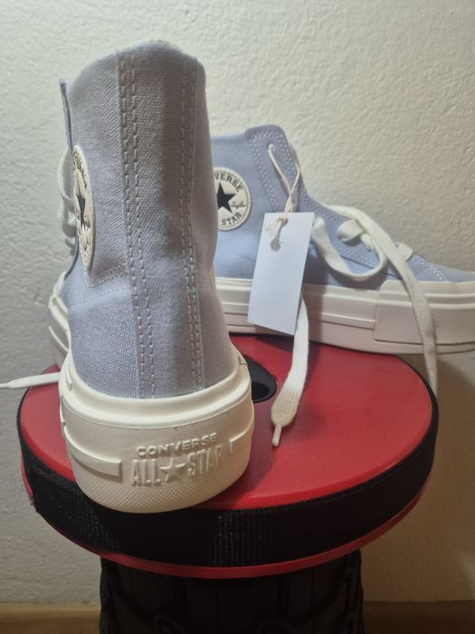 Nowe orginal e Converse