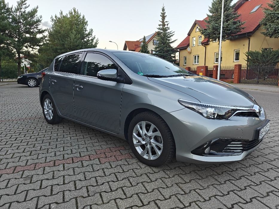 Toyota Auris 2017 benzyna.automat.wersja premium plus