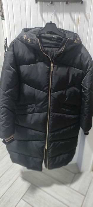 Пуховик жіночий Armani exchange 4400 грн