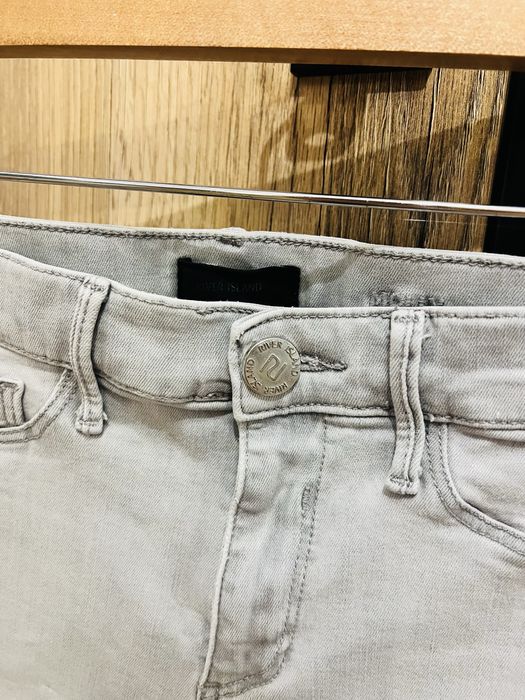 Piękne spodnie chłopięce jeansy markowe River Island na 8 lat r. 128