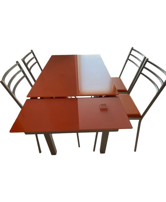 Mesa cozinha extensivel  com 4 cadeiras