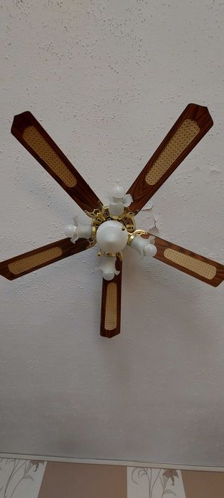 Lampa z wentylatorem