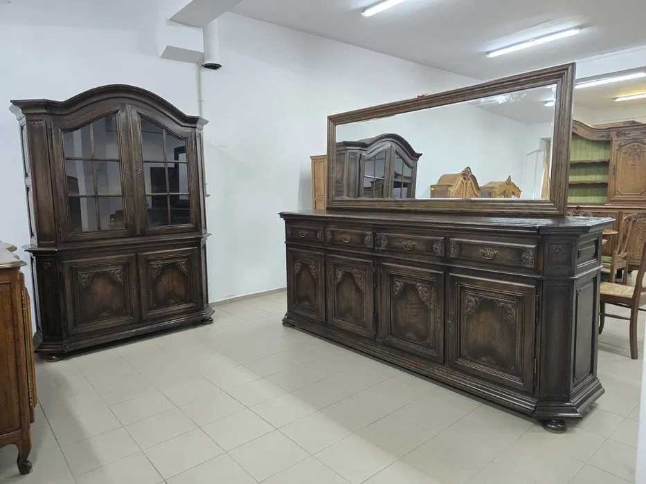 Komplet mebli w stylu klasycznym – komoda z lustrem, witryna, stół i 6