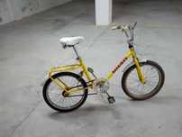 Bicicleta muito antiga de 1980
