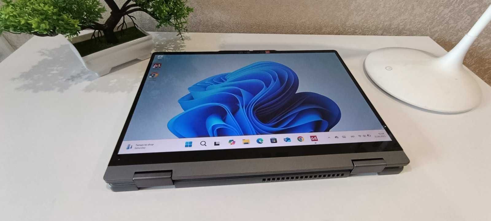 OLED X360/Snapdragon X Plus- X1P42100 - Lenovo IdeaPad 5 2-in-1 14Q8X9