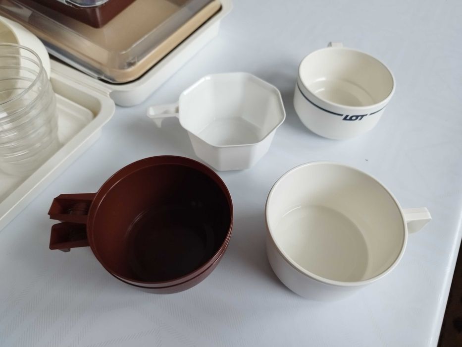 Kubki pojemniki PRL LOT