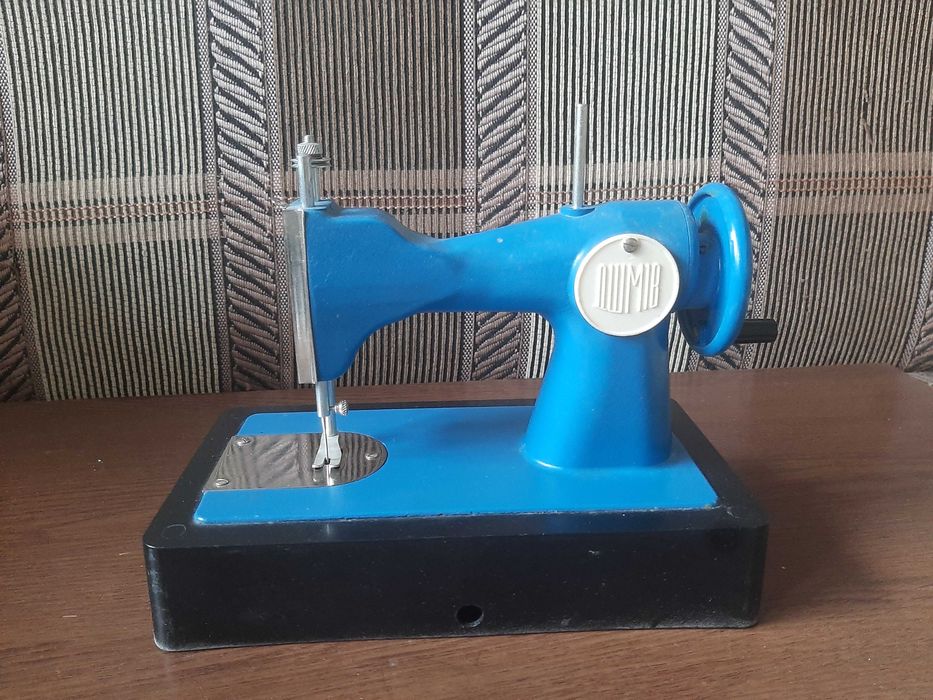 ДШМ 1В дитяча швейна машинка нова