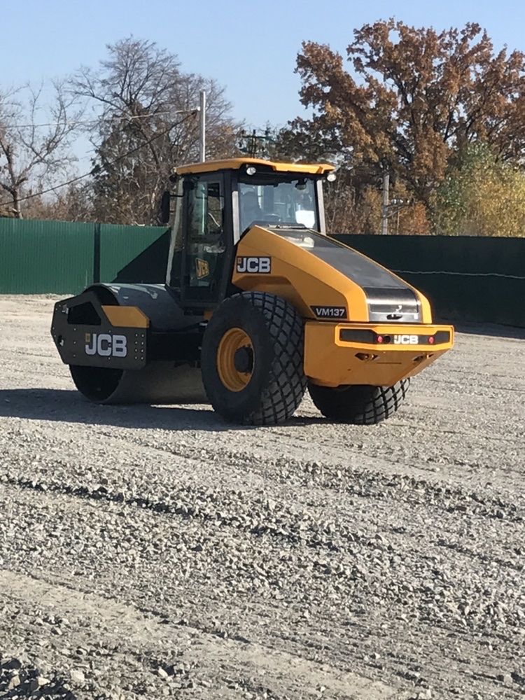 Аренда катка, грунтовий каток JCB