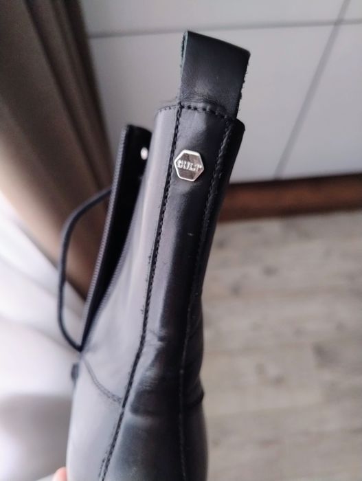 Жіночі шкіряні черевики Cult