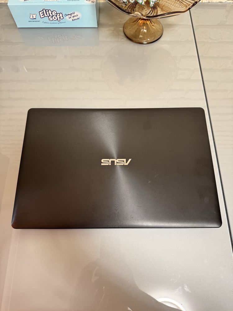 Ноутбук Asus X550C