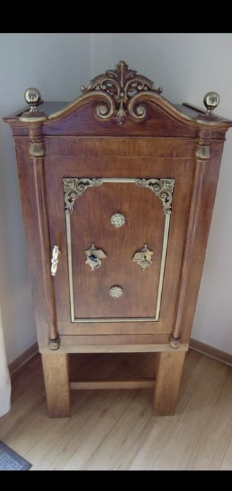 Zabytkowy sejf ognioodporny