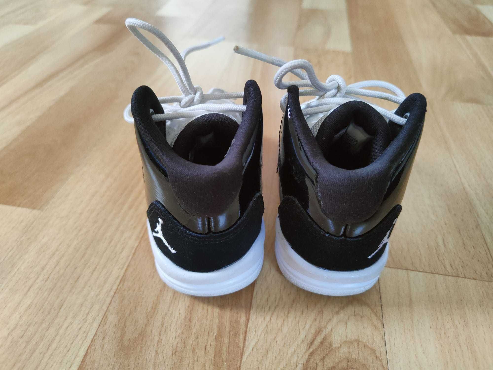 Adidasy buty chłopięce Jordan Max Aura rozmiar 21 / 5.