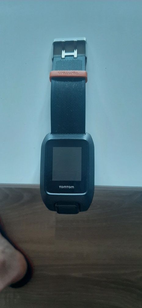 Zegarek TomTom adventurer cardio + music czarny stan bardzo dobry