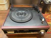 Gramofon z radiem PLL FM/AM CR 1113 Camry, zegar timer wejscie AUX