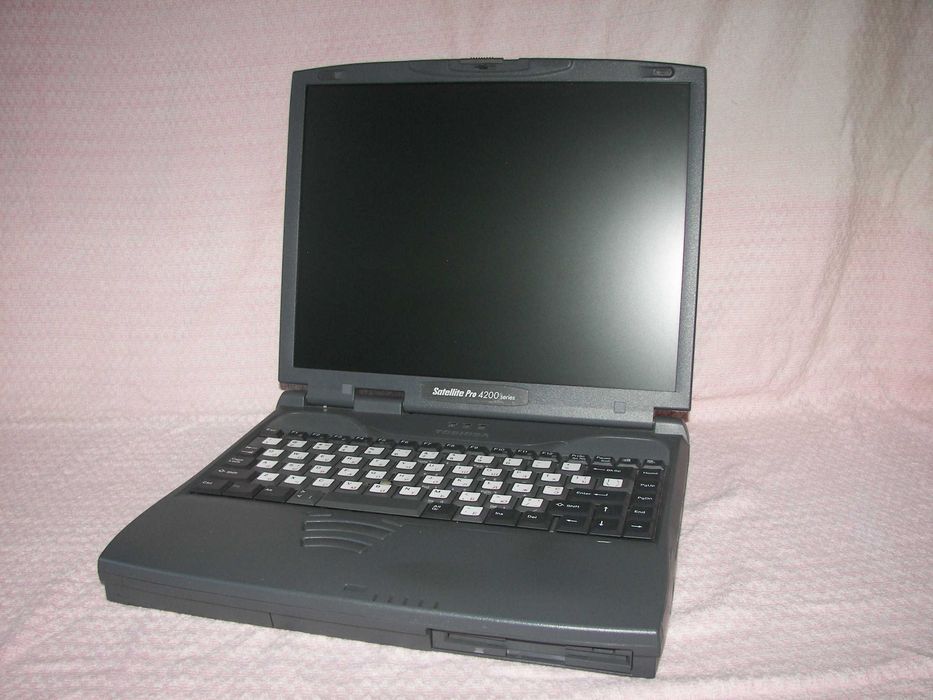 Продам  Ноутбук "Toshiba" SР 4270 б/в (виробник -  "Toshiba", Японія):
