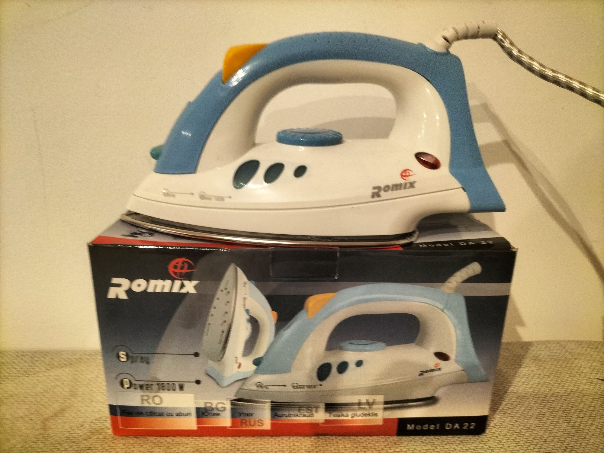 Zelazko firmy Romix 1800 W