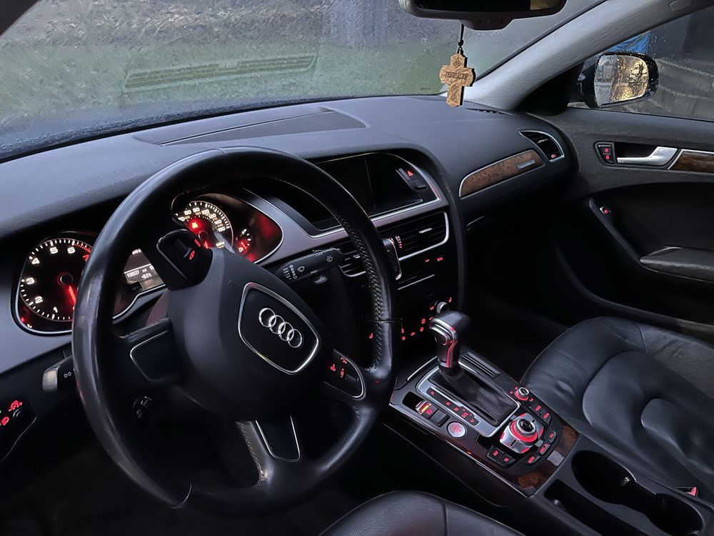 Audi 2012 b8 (FL)