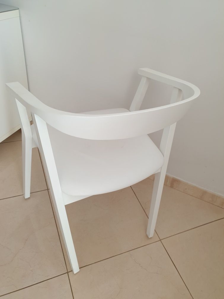 Cadeiras com braços brancas conjunto de 6
