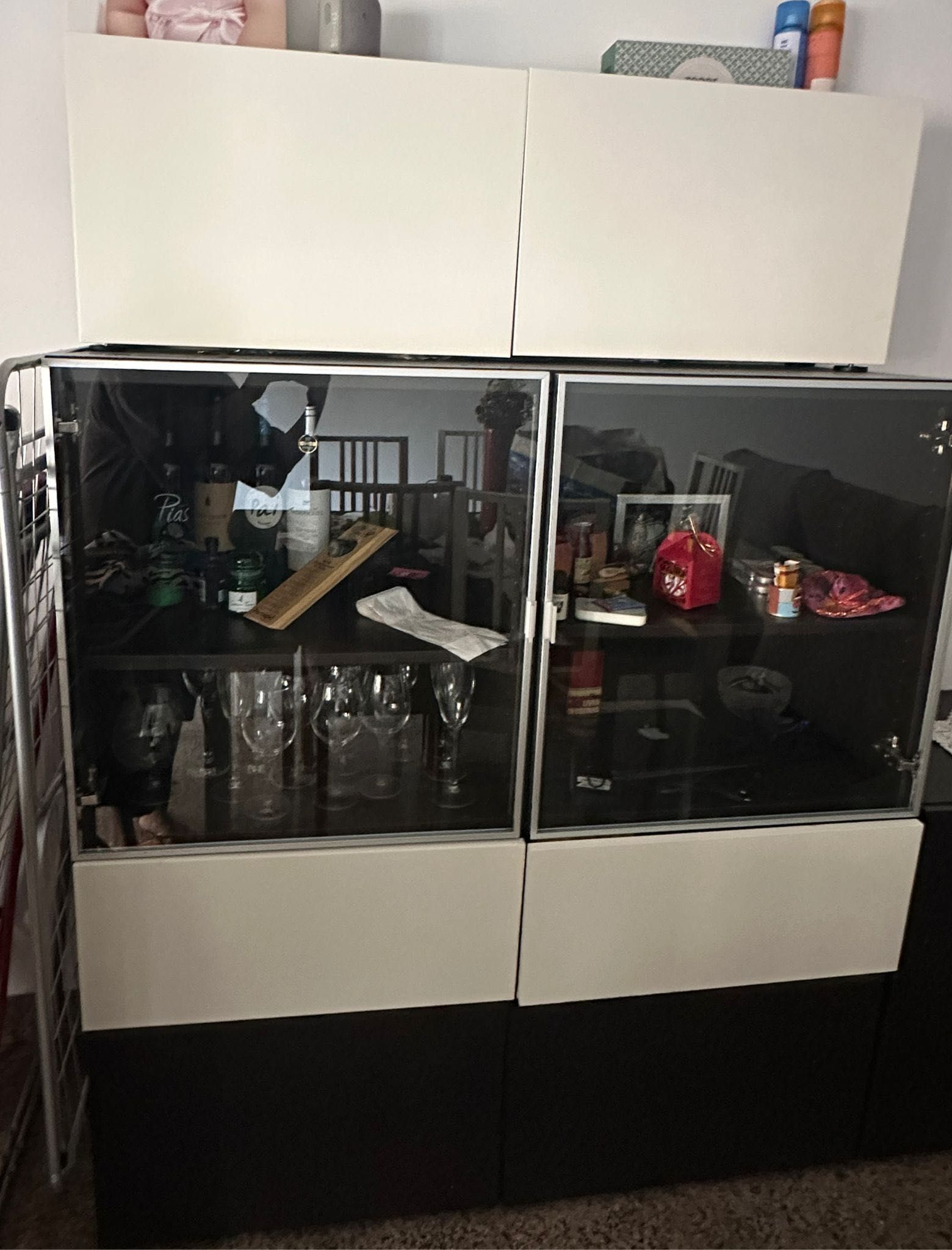 Conjunto de móveis para sala preto e branco
