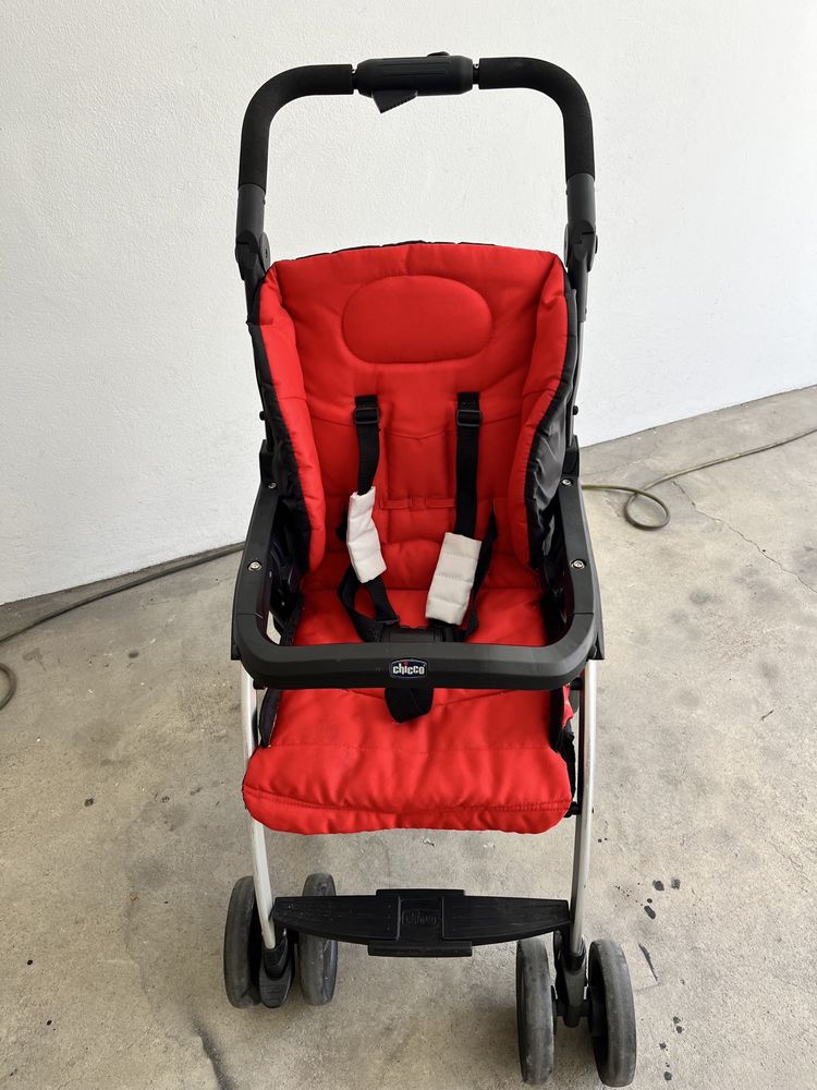 Carrinho de passeio e ovo da Chicco