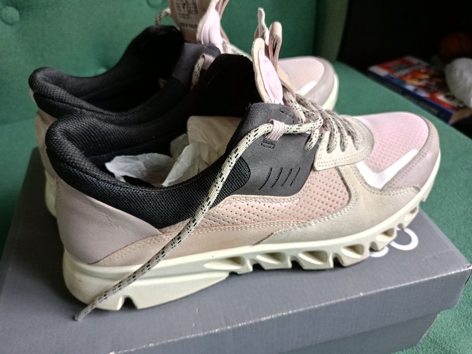 Кроссовки женские из натуральной кожи  ECCO MULTI-VENT W