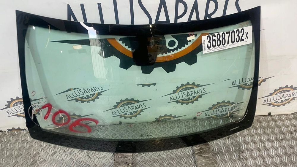 Szyba przód przednia DODGE DURANGO 2014-