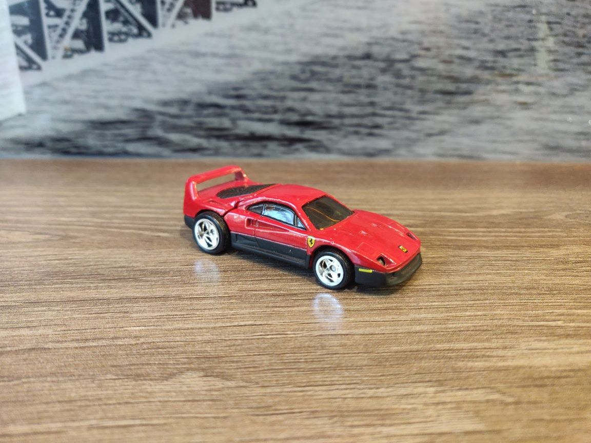 Ferrari F40 Boulevard - hot wheels