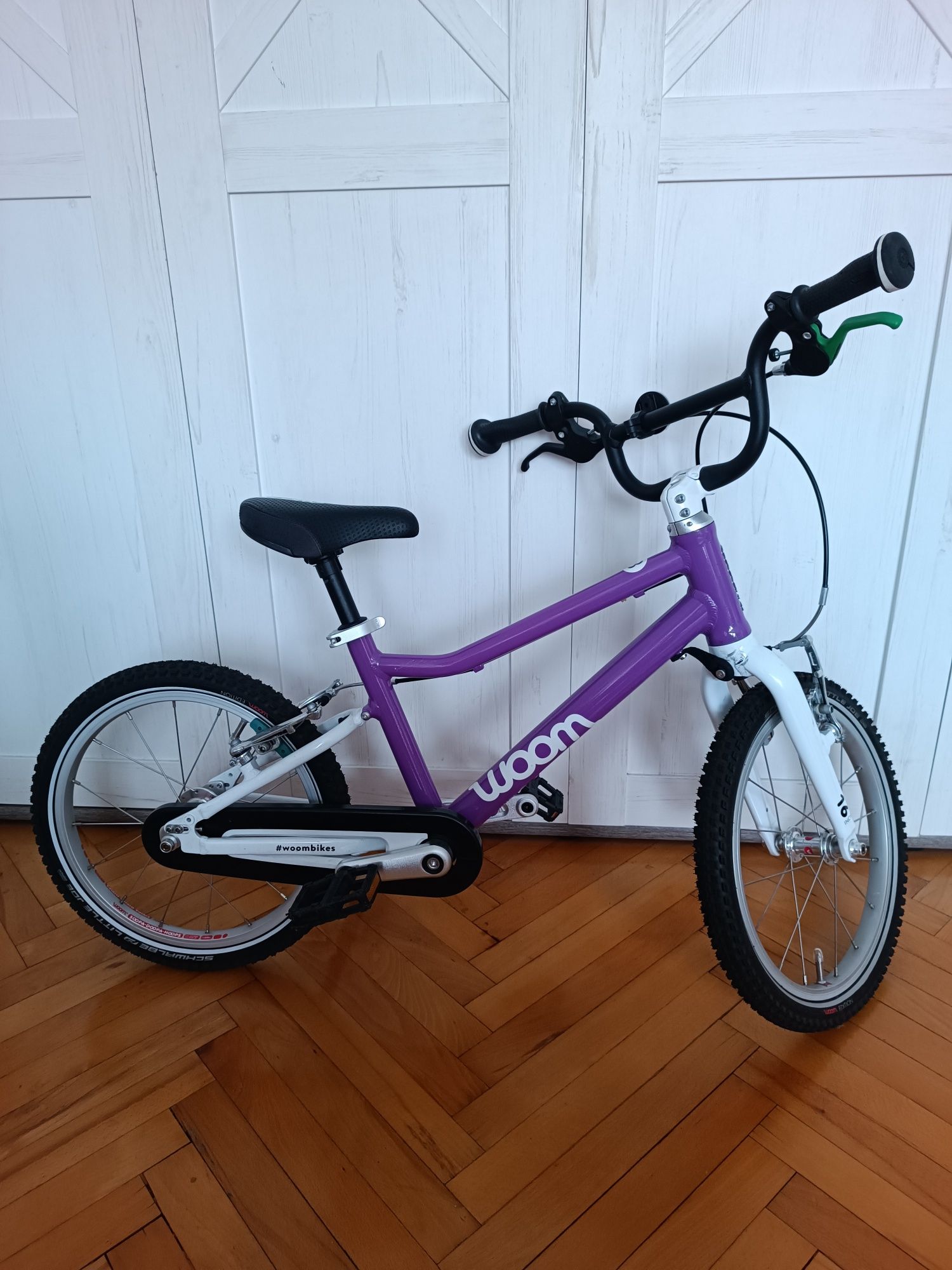Dziecięcy rower Woom 3 fioletowy z nóżką/stopką
