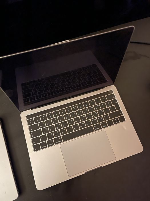 Apple MacBook Pro 13” (2018) – 2.3GHz Quad-Core i5, 8GB RAM, 256GB SSD