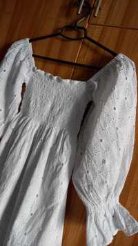 Сукня біла бавовняна з батисту з вишивкою. Розмір S