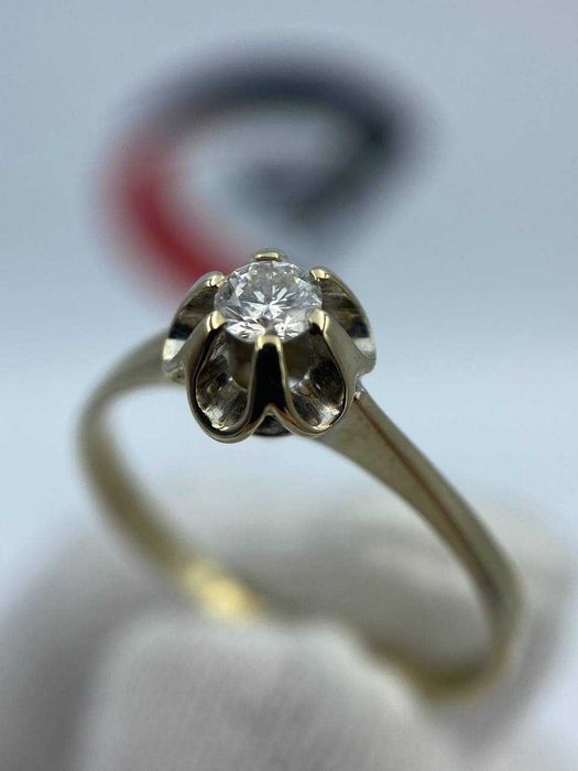 Złoty pierścionek z brylantem 14K