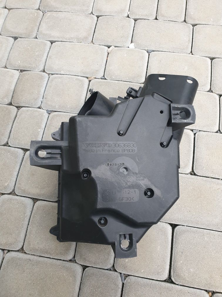 Obudowa  Filtra  Powietrza  VOLVO S60 I V70 II XC70 I 2.4 D5